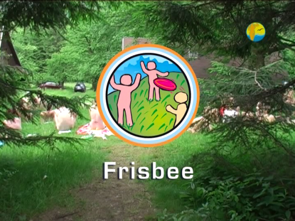 Frisbee - bare young girls nudists play [Nudism-Planet]