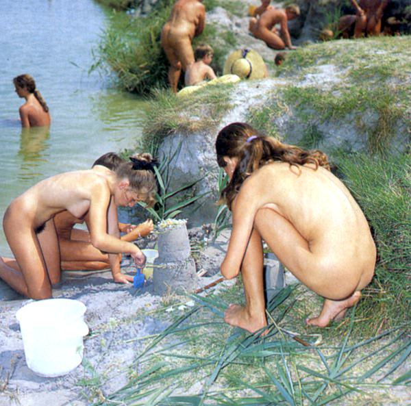 Retro of the girl and boys nudists [Nudism-Planet]