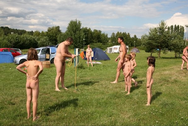 Naturists arrived on the nature on a car [Nudism-Planet]