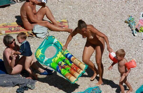 To look beautiful photos of bare rest of nudists [Nudism-Planet]