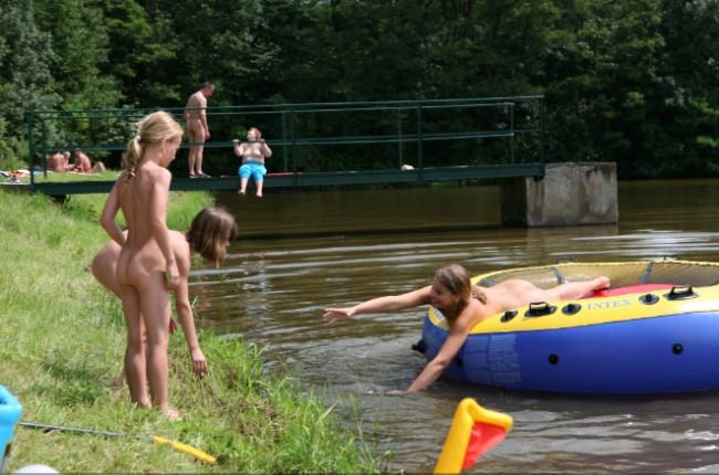 Family nudism - a big collection in high quality [Nudism-Planet]