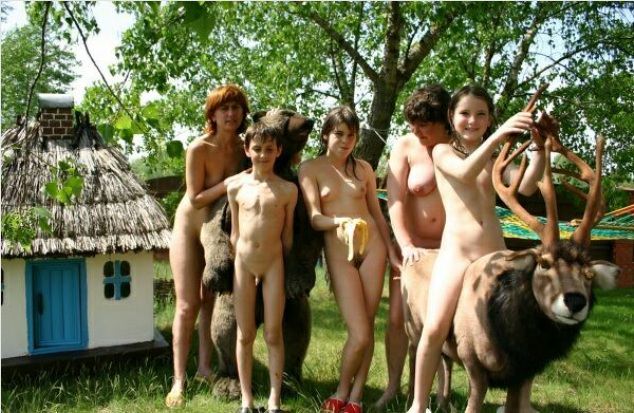 Purenudism photo - new photos of a family naturism [Nudism-Planet]