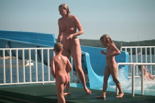 Family nudism in an aquapark - Purenudism series [Nudism-Planet]