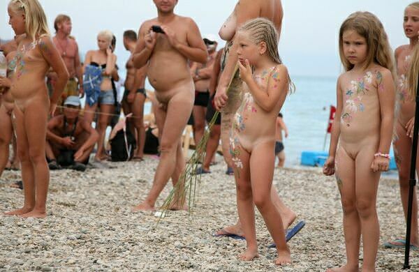 Purenudism new photo - European group nudism [Nudism-Planet]