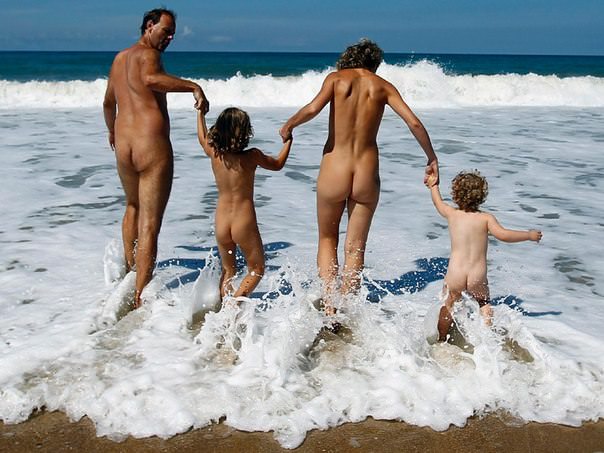 Nudism on the bank of the Black Sea [Nudism-Planet]