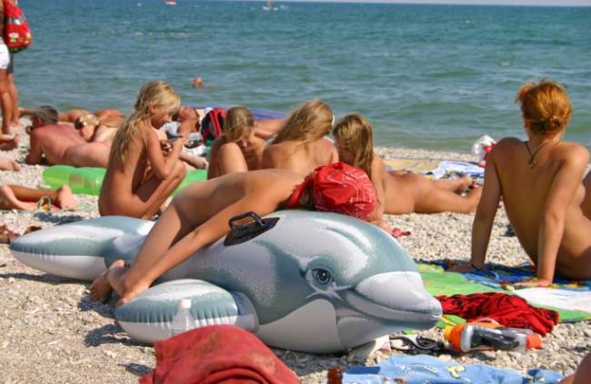 Nudism on the Black Sea coast [Nudism-Planet]