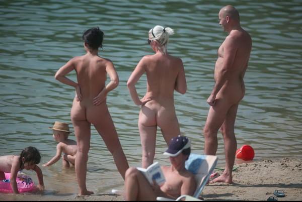 Sommer am Strand Nudisten Foto (set 13) [Nudism-Planet]