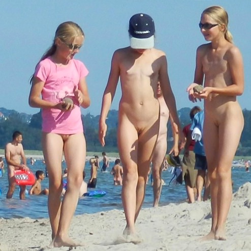 A selection of photos of the sea nudism (set 9) [Nudism-Planet]
