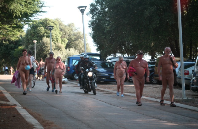 City nudists pictures - freedom from bondage clothes [Nudism-Planet]