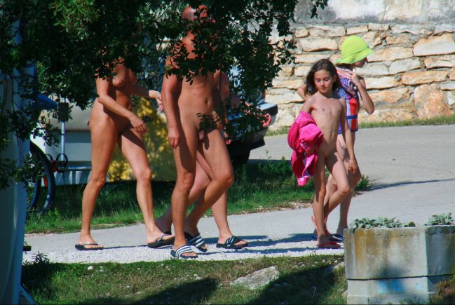 Das familiengeführte FKK Foto Deutschland [Nudism-Planet]