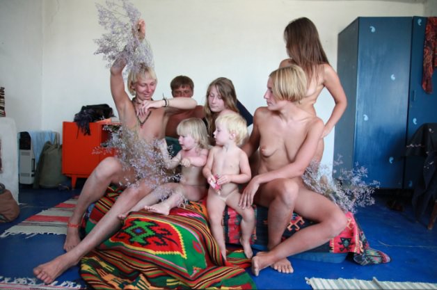 The beautiful world of nudist photo [Nudism-Planet]