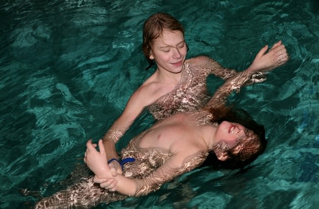 Family nudism in the pool - European weekend nudists photos [Nudism-Planet]